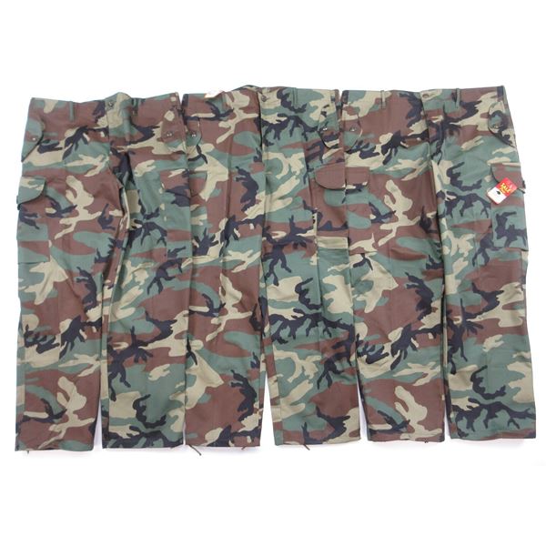 UNKNOWN CAMO PANTS