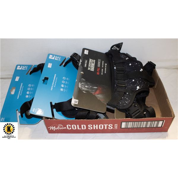 FLAT WITH 3 XL BREED HARNESSES
