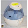 Image 1 : VICKS FILTER-FREE COOL MIST ULTRASONIC HUMIDIFIER