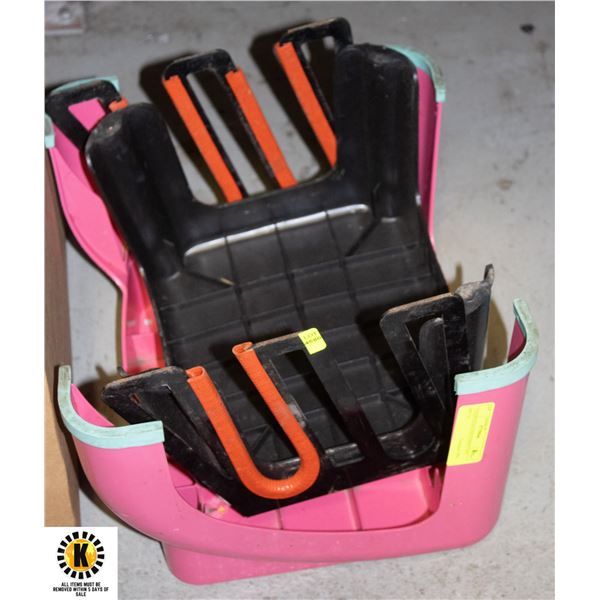 3 STEP STOOLS INCLUDING ONE METAL