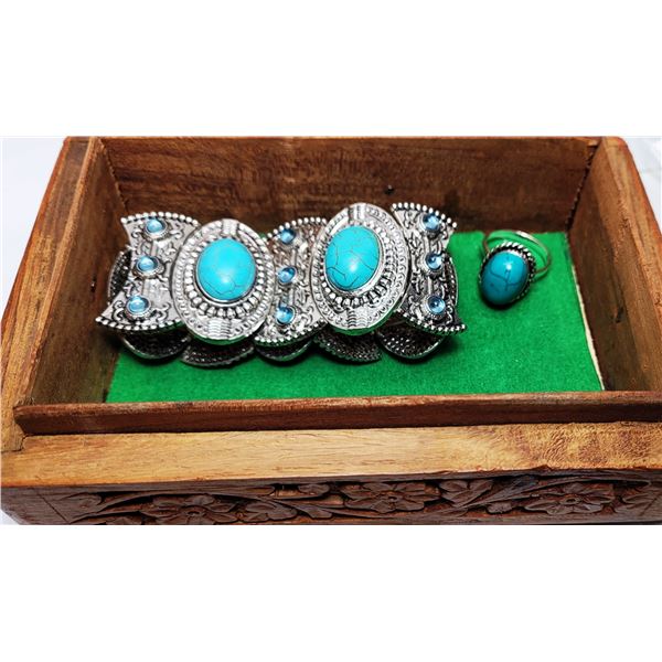 23)  HEAVILY CARDED WOODEN JEWELLERY BOX WITH SIZE