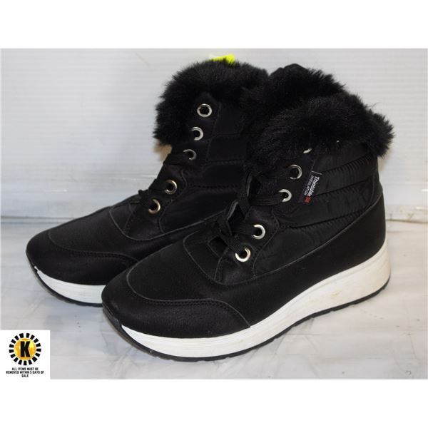THINSULATE SIZE 7 BOOTS