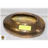 Image 1 : VINTAGE OVAL HAMMERED BRASS PLANTER