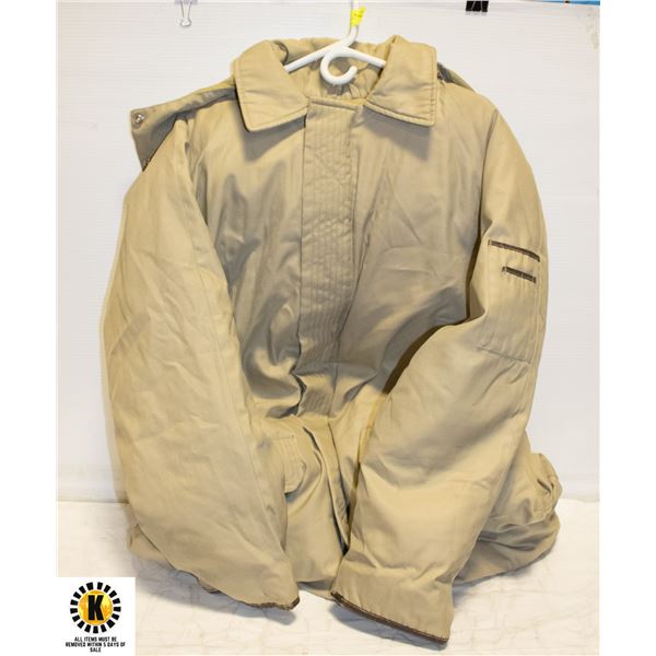 MENS LARGE HEAVY FULL LENGTH WINTER PARKA