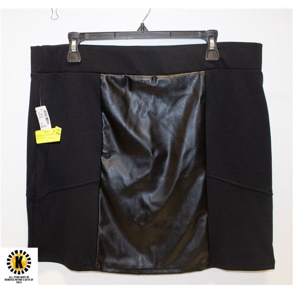 REITMAN'S FAUX LEATHER SKIRT- SIZE PETITE XL