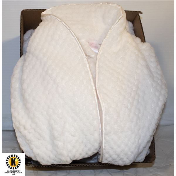 SEARS JESSICA PLUSH ROBE- SIZE LARGE