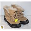 Image 1 : WOMENS STORM MOUNTAIN WINTER BOOTS SZ 8