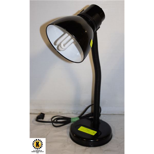 VINTAGE BLACK METAL DESK LAMP