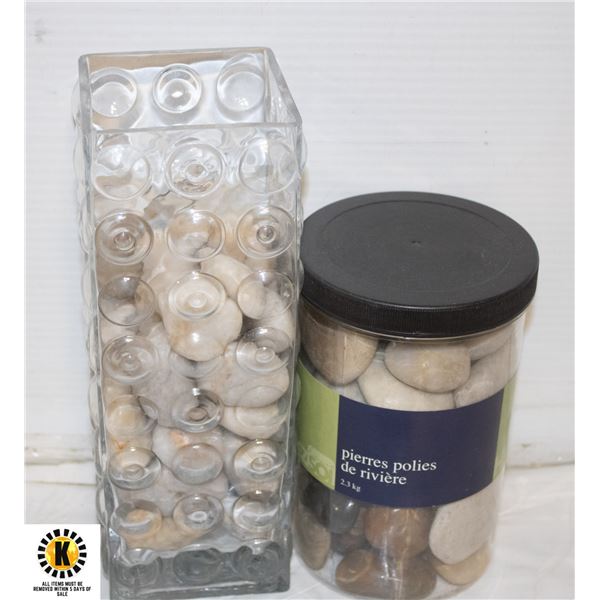 DECORATIVE GLASS VASE W/ POLISHED RIVER STONES
