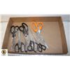 Image 1 : FLAT WITH 6 NEW PAIRS OF SCISSORS PLUS OTHER