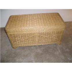 Natural wicker chest