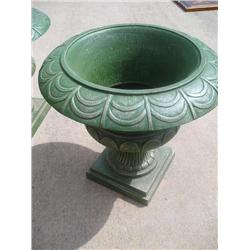 Green iron planter