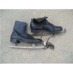 Pr. Of old German ice skates