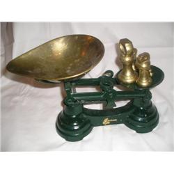 Scale w/brass scoop and weights