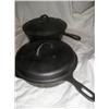 Image 1 : 2 cast iron skillets