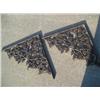 Image 1 : Pair of corner iron brackets