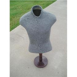 Men's mannequin chest form