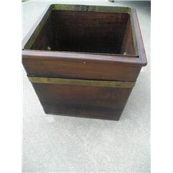 Lg. wood planter