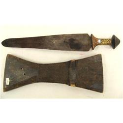 Large old African knife (100)