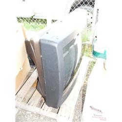 Large Sanyo television (42)