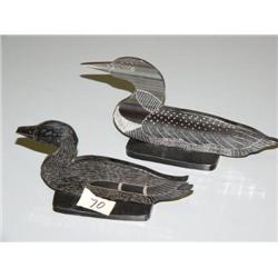 Pair of scrimshawed 5" ducks (2)