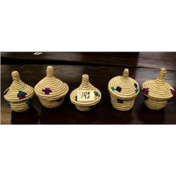 Lot of 5 handmade African grassbaskets (2)