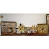 Image 1 : 2 knot boards; 2 sailing ships; "Welcome Aboard" sign; 4 framed miniatures; 1 clock; ship in a bottl