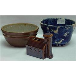 AN ENGLISH STONEWARE DEEP SIDED ROUND PUDDING MOLD