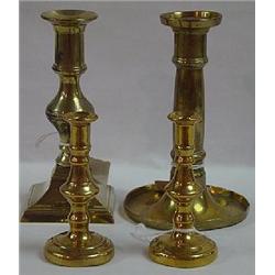 A PAIR OF 4" TALL BRASS CANDLESTICKS