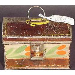 A PENNSYLVANIA DECORATED TALL (TIN) TRINKET BOX