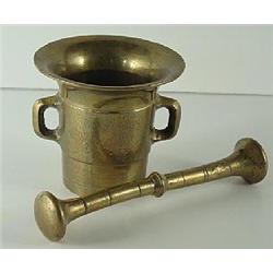 AN ENGLISH BRASS MORTOR AND PESTLE
