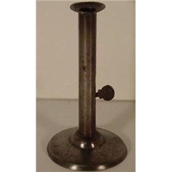 METAL HOGSCRAPER PUSH-UP CANDLESTICK