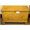 Image 1 : PENNSYLVANIA DUTCH YELLOWISH / SPATTER / SMOKE GRAINED BLANKET STORAGE CHEST