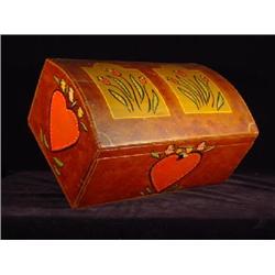 PINE DOMED-TOP  COVERED BOX