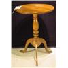 Image 1 : NEW ENGLAND EARLY 19TH C. WALNUT CANDLESTAND