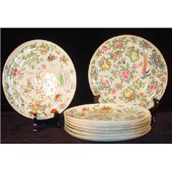 TWENTY FOUR PIECES OF CHINESE EXPORT PORCELAIN