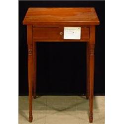 A SHERATON SOLID CHERRY WOOD LAMP OR END TABLE
