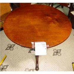 QUEEN ANN ROUND MAHOGANY TILT-TOP TABLE