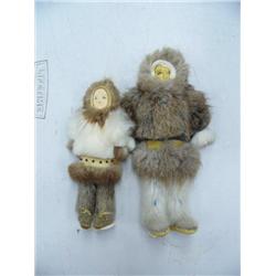 2 old Eskimo dolls with wood faces (46)