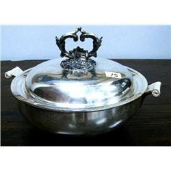 Beautiful covered silver plated vegetable serving dish (74)