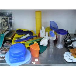 Lot of Tupperware (18)