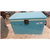 Image 4 : 2 Picnic Coolers ; Coleman 13" x 13" x 22" & Vintage Metal 10" x 14" x 18"