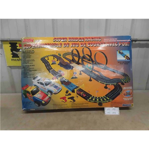 Artin 1:43 Scale Super Bridge Electric Racing Set