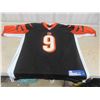 Image 6 : 2 Jerseys NFL? Texas - tear pictured & Bengals