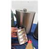 Image 4 : (9) Thermos & Flasks