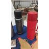Image 5 : (9) Thermos & Flasks