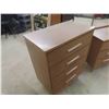 Image 7 : 2 Dressers ; 18" x 32" x 48" plus Mirror 26.5" x 38" & 4Drawer 18" x 30" x 40"