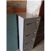 Image 2 : 4 Drawer Metal filing Cabinet 18" x 28" x 51"