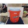 Image 1 : Rubbermaid Model 1610 Sports Water Jug with Gatorade Advertising
