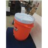 Image 3 : Rubbermaid Model 1610 Sports Water Jug with Gatorade Advertising
